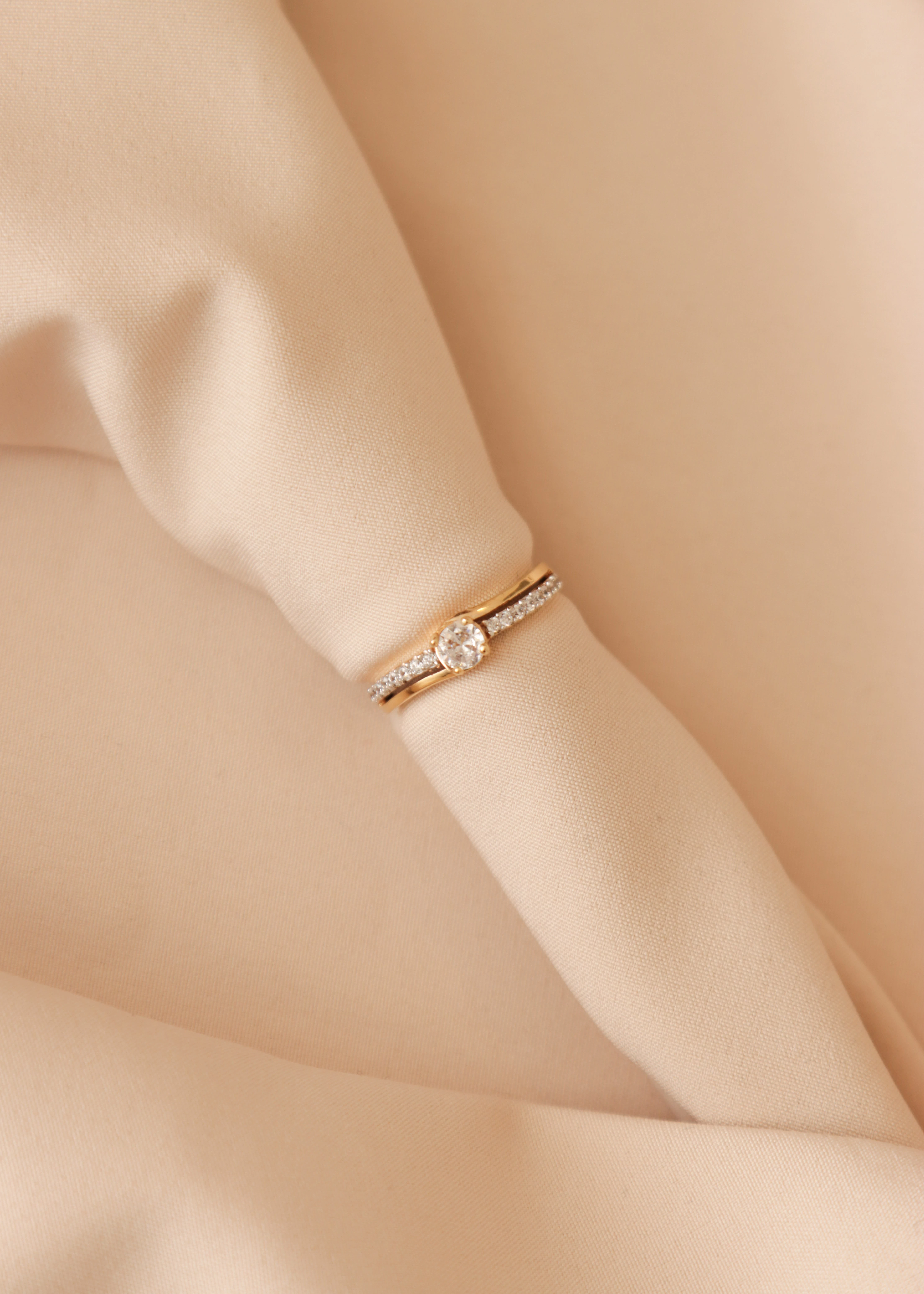 anillo-de-compromiso-en-oro-con-circones-28